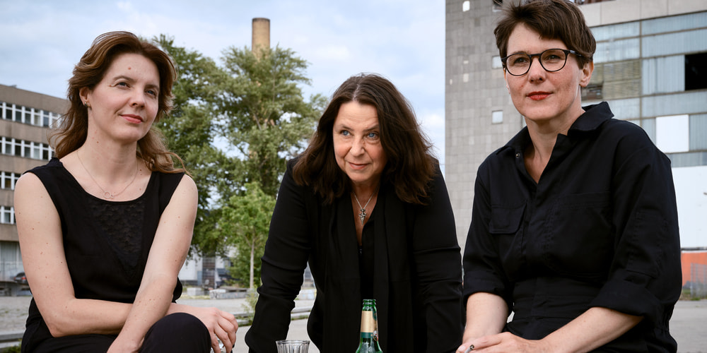 Tickets Annett Gröschner, Peggy Mädler, Wenke Seemann »Drei ostdeutsche Frauen betrinken sich und gründen den idealen Staat«,  in Berlin